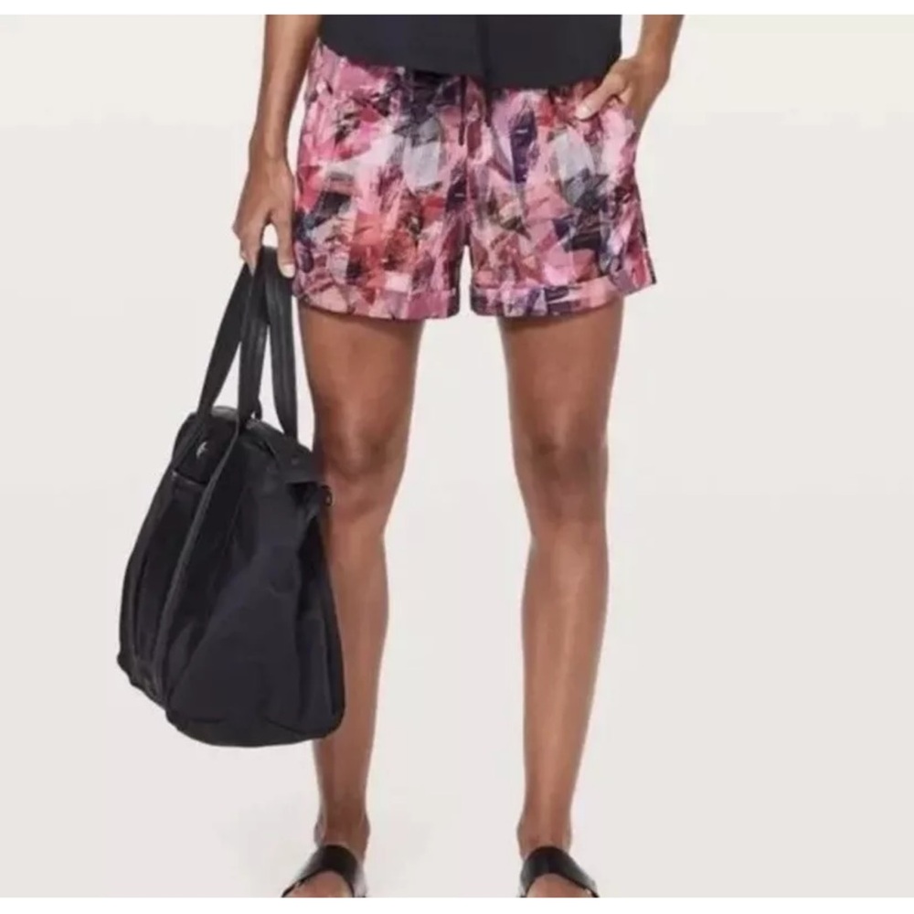 Lululemon Spring Break Away Sun Dazed Multi Pink Cuffed Shorts Size 2